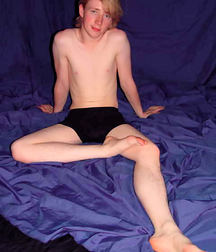 Barefoot twinks 7 5d8bd90a937b3.jpg
