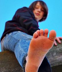 Barefoot twinks 7 5d8bd91a9fc4c.jpg