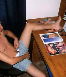 Barefoot twinks 7 5d8bd92df20b6.jpg