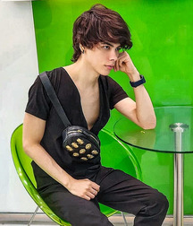 Boys and heros 5d8d515a9d174.jpg