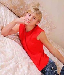 Blonde boy Arkadi 5d8e8adf48343.jpg