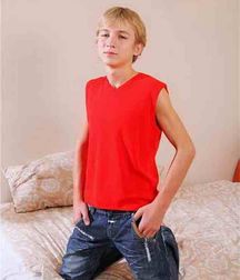 Blonde boy Arkadi 5d8e8afb7f33a.jpg