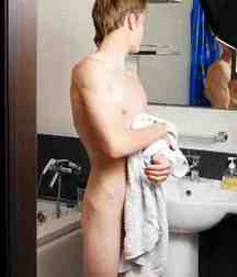 Cutie in bathroom 5d8f697a6b4d2.jpg