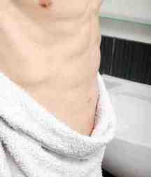 Cutie in bathroom 5d8f697e974a8.jpg