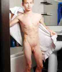 Cutie in bathroom 5d8f6980093b9.jpg