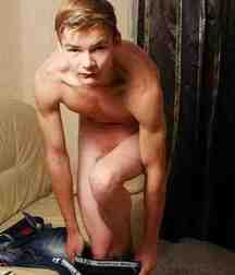 Cutie in bathroom 5d8f698b1d6a6.jpg