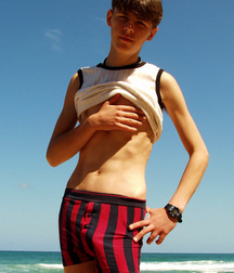 Beach hottie Denis 5d8f69eb74872.jpg