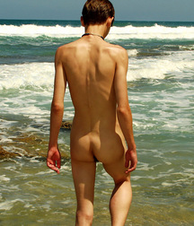 Beach hottie Denis 5d8f6a258aff6.jpg