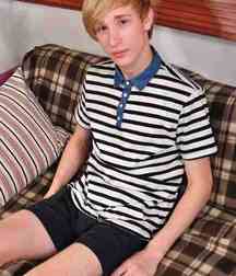 Blonde sweden boy Karson 5d8f6b6552358.jpg