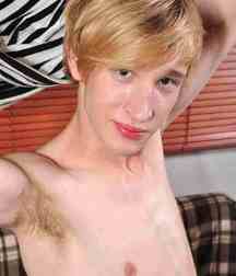 Blonde sweden boy Karson 5d8f6b7f9deb6.jpg