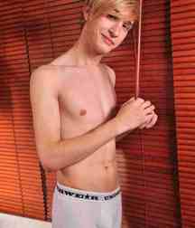 Blonde sweden boy Karson 5d8f6b86302bd.jpg
