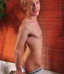 Blonde sweden boy Karson 5d8f6b8b58723.jpg