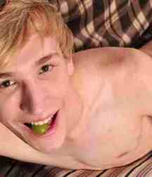 Blonde sweden boy Karson 5d8f6ba9e60ab.jpg