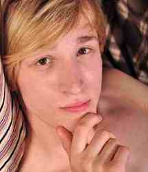 Blonde sweden boy Karson 5d8f6bbe7a87e.jpg