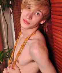 Blonde sweden boy Karson 5d8f6be86bfb1.jpg