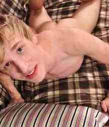 Blonde sweden boy Karson 5d8f6c04acf74.jpg