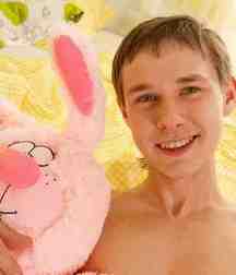 Johnny and his bunny 5d9125ff14dd9.jpg