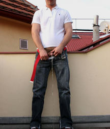 Boys pissing 6 5d9284e3a0473.jpg