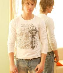 Blonde and hot makes me crazy 5d94adfe824c0.jpg