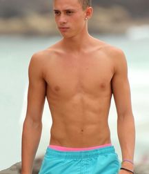 Boy beauties 8 5d96109f8bfd8.jpg