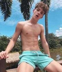 Twinks in the sun