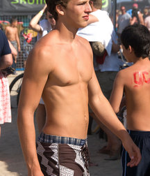 Twinks in the sun 5d96476c0b3b7.jpg