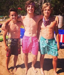 Boys are beautiful 5d97d0f5abf2e.jpg