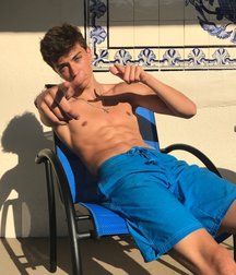 Boys are beautiful 5d97d12d7fc5b.jpg