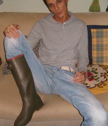Leather and rubber boots 2 5d99efabe3613.jpg