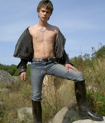 Leather and rubber boots 2 5d99efb11869a.jpg