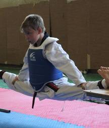 Boy fighters 5d9bad262d7e9.jpg