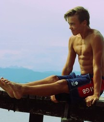 Boy fighters 5d9bad28c9b04.jpg