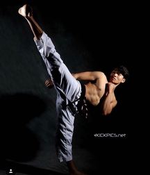 Boy fighters 5d9bad5480e37.jpg