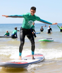 Divers and surfers 5d9c80149fa8b.jpg