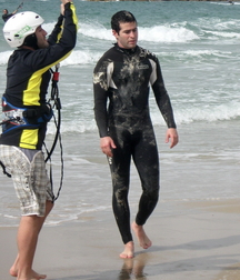 Divers and surfers 5d9c80228964b.jpg