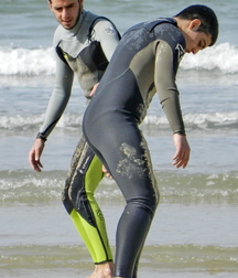 Divers and surfers 5d9c802677a1b.jpg