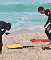 Divers and surfers 5d9c802fa3447.jpg