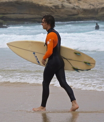 Divers and surfers 5d9c804bda4eb.jpg