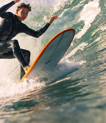 Divers and surfers 5d9c804f5ec39.jpg