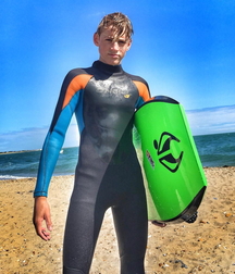 Divers and surfers 5d9c806799e4a.jpg
