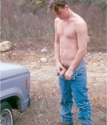 Boys just peeing 5da1f8f345b4b.jpg