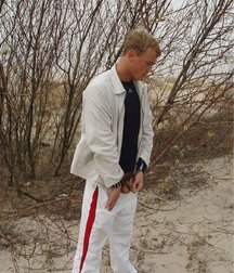 Boys just peeing 5da1f8fd90eb9.jpg