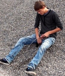 Boys just peeing 5da1f90fd2c68.jpg