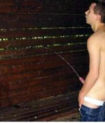 Boys just peeing 5da1f929c388c.jpg
