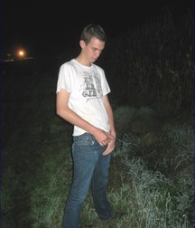 Boys just peeing 5da1f92d4ba70.jpg