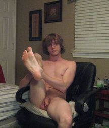 Must lick 5da2288eafe4f.jpg