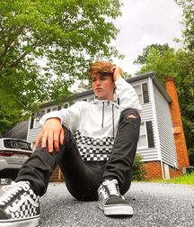 Twinks 186 5da26ce8e486a.jpg