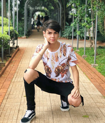 Boys in park 5da26fe83eec2.jpg