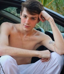 Beauties and sportsboys 5da490d1003cc.jpg