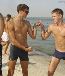 Beauties and sportsboys 5da490fa9bd6d.jpg